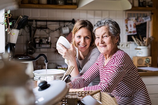 How to Distract Seniors Who Have Dementia in Barrie, ON